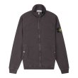 Heren Sweaters Stone Island 6100033 S0060.V0165 - CHARCOAL. Direct leverbaar uit de webshop van www.vipshop.nl/.