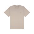 Heren T-shirts Carhartt WIP S/S CHASE T-SHIRT.FLEUR DE SEL/GOLD. Direct leverbaar uit de webshop van www.vipshop.nl/.